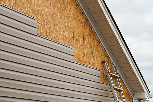 Professional Emergency Siding Repair technician working in Mitchells, VA